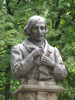 Памятник Гоголю (1)