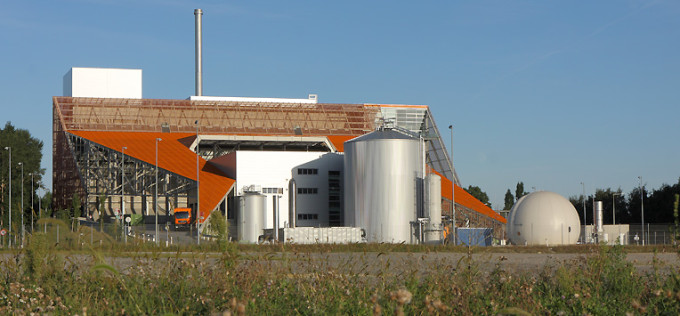 Один из трех мусоросжигательных заводов Вены (Австрия) с установкой по сбору биогаза.