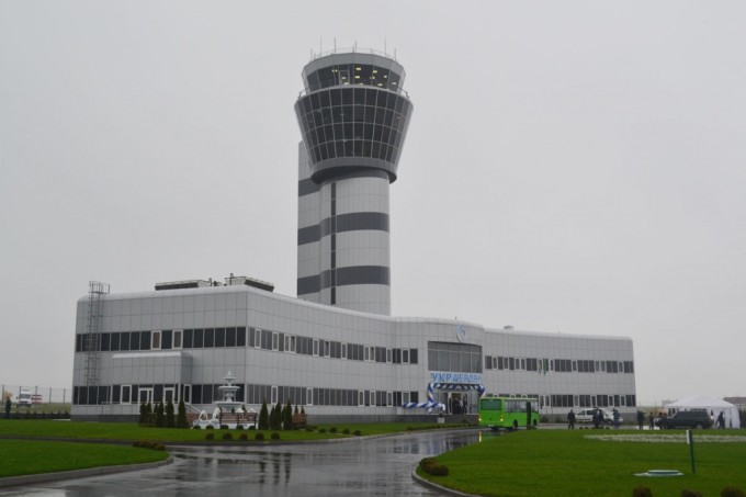 Башня международного аэропорта "Харьков".