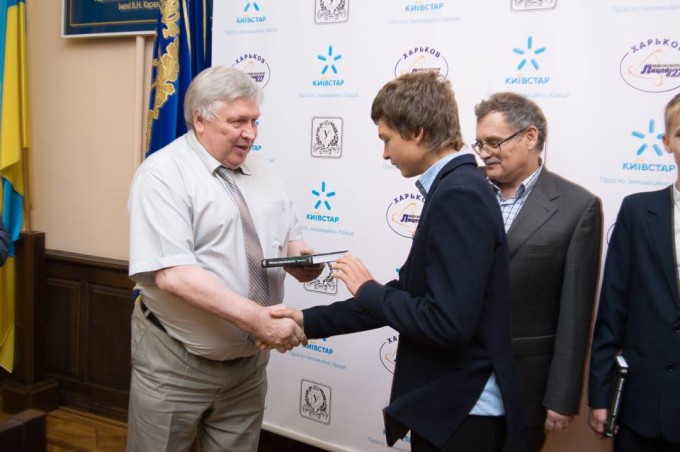 В Харькове прошла школьная физико-математическая Олимпиада «Научные старты» при поддержке компании «Киевстар».