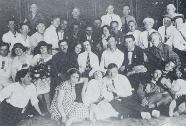 Актеры театру «Березіль» накануне переезда в Харьков, май 1926 года. Фото: encyclopediaofukraine.com