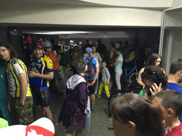 велосипедисты Харьков в метро из-за ливня