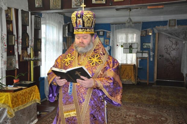 Харьковская епархия ПЦУ призывает не ходить в церковь и оставаться дома