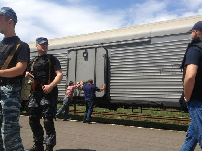 Спецпоезд с телами погибших пассажиров прибыл на ж/д станцию «Харьков-Балашовский»