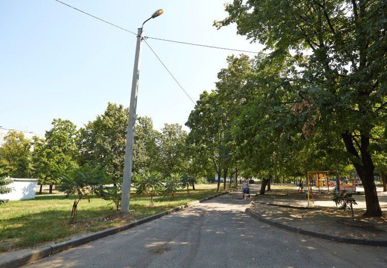 200 уличных светильников установили в 607 микрорайоне Харькова
