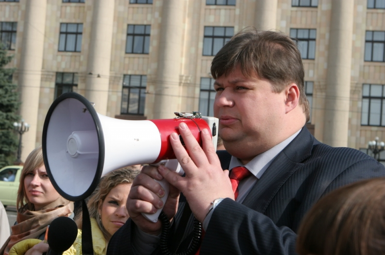 Губернатор Харьковской области рассказал зачем вокруг постамента Ленина строительные леса