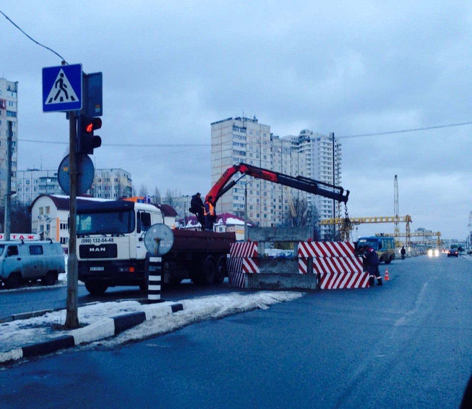 В Алексеевке на выезде из Харькова появился блокпост