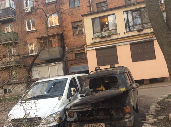 поджег_авто_волонтеров