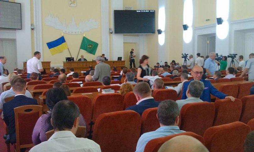 Депутаты Харьковского горсовета от «Відродження» массово отказываются от мандатов