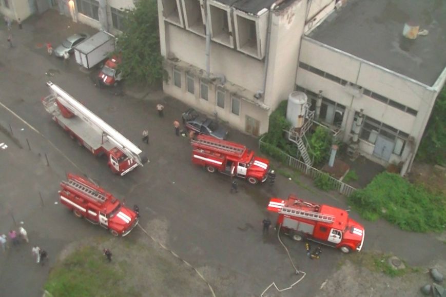 В Харькове 12 часов тушили пожар в Научно-исследовательском институте (фото/видео)