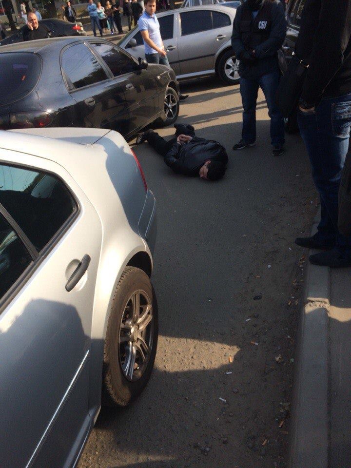 600 долларов за честь мундира: подробности вчерашнего маски-шоу на Маршала Жукова