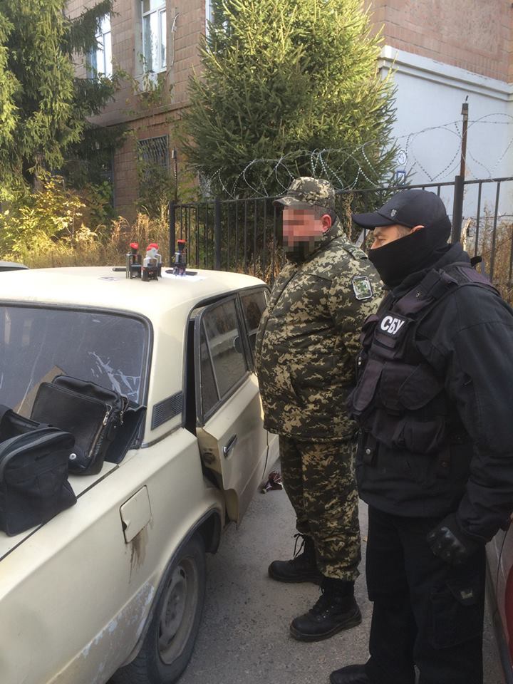 На Харьковщине задержаны пограничники, переправлявшие нелегалов в Украину