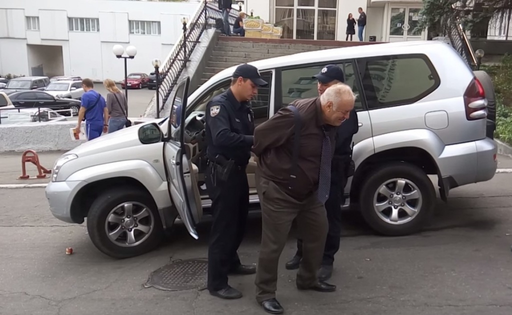 Киевская полиция задержала нетрезвого кандидата в мэры Харькова (ВИДЕО)