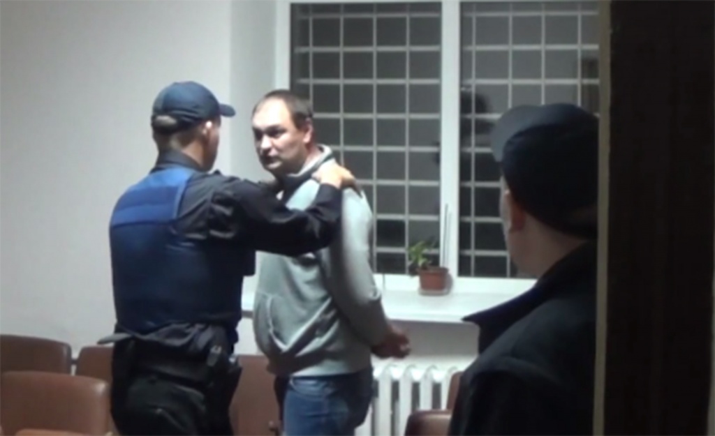 Прокуратура займется делом харьковского милиционера, устроившего ДТП и пытавшегося уйти от правосудия