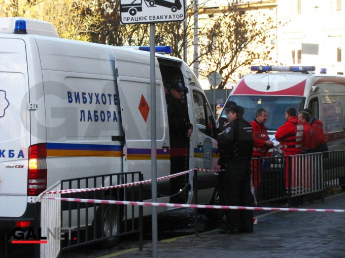 В двух харьковских судах ищут взрывчатку