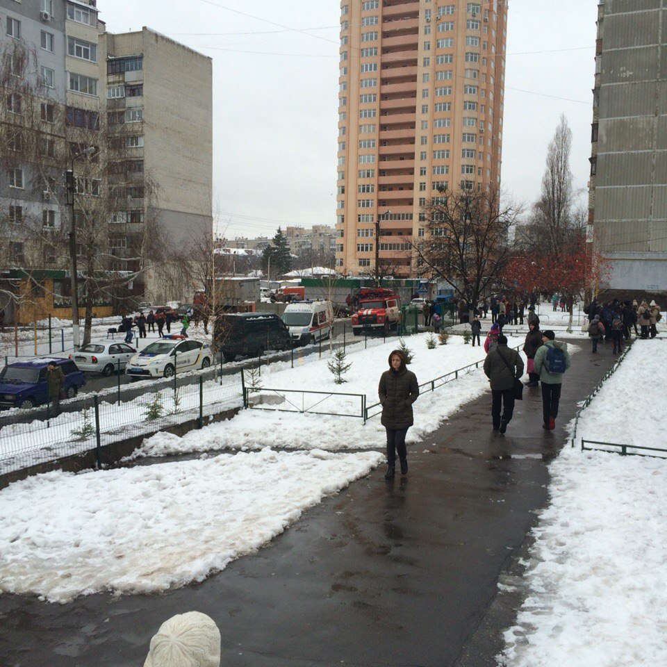 В Харькове эвакуировали школу из-за распыленного газа