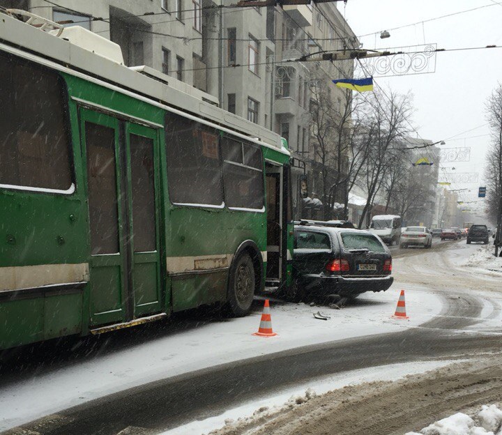 троллейбус