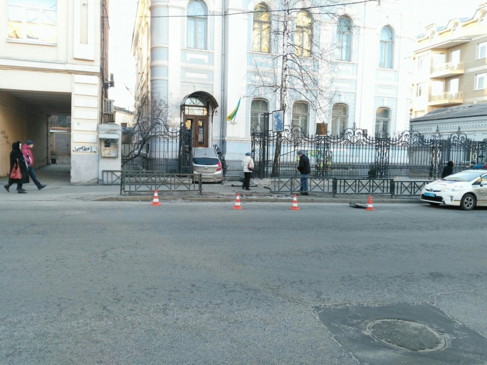 девушка за рулем