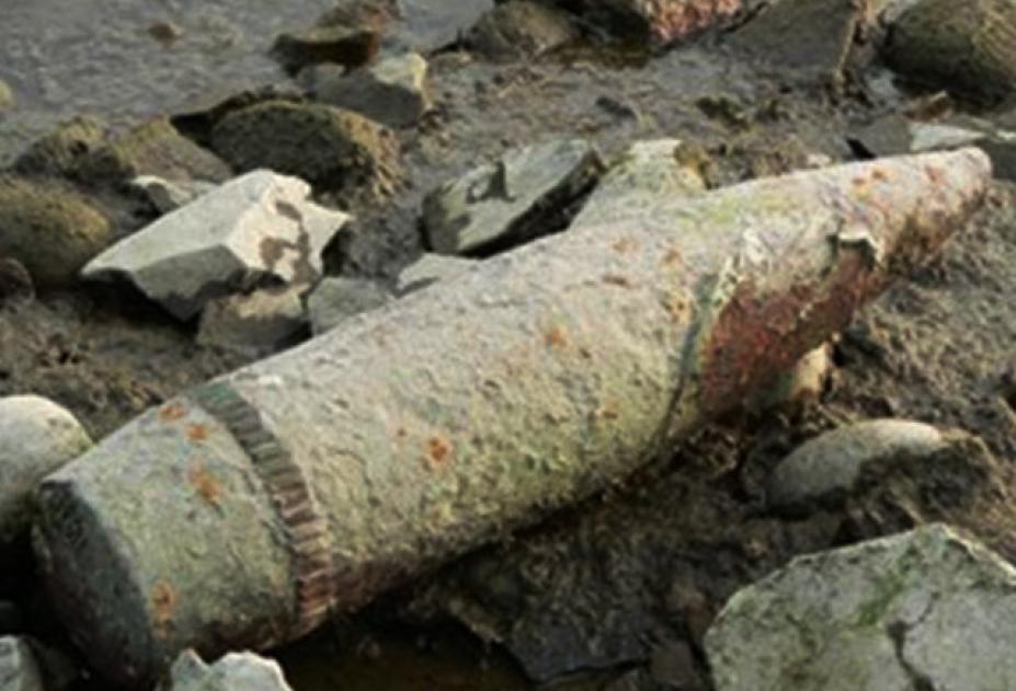 На Харьковщине работники полиции обнаружили в автомобиле мужчины снаряд