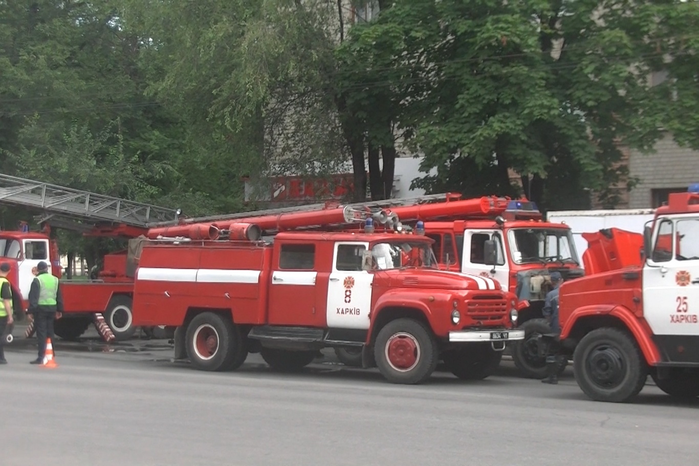 Харьковские пожарные спасли полсотни человек