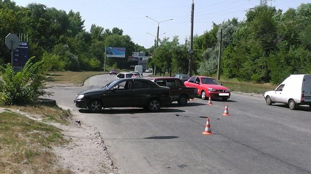 Авария в Немышлянском районе Харькова: пострадали женщина и девочка