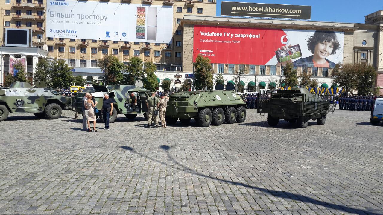 В Харькове проходит парад в честь годовщины запуска новой полиции