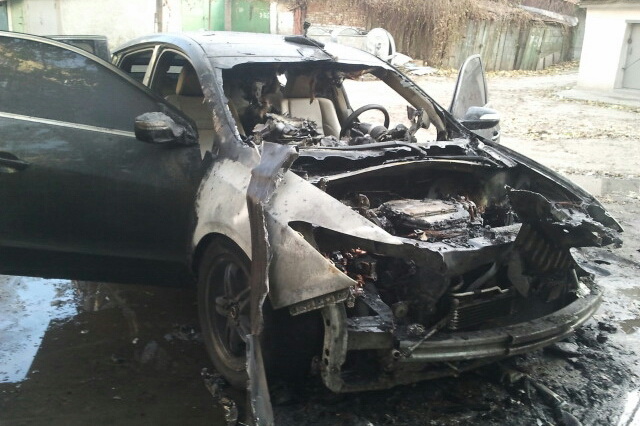 В центре Харькова сгорел японский автомобиль