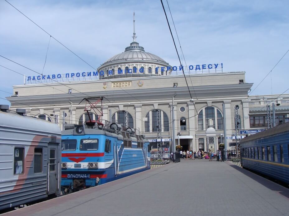 Одесситы хотели втянуть двух харьковчанок в занятие проституцией