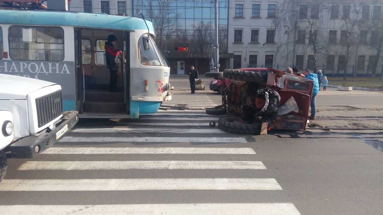 трамвай трактор дтп авария