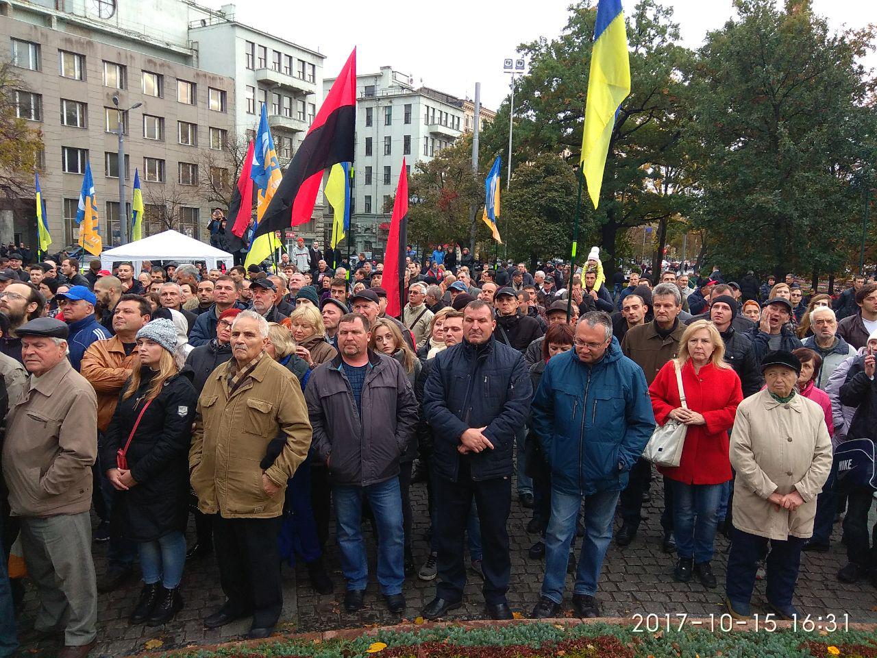 Последние харьковские новости сегодня. Путинг возле памитинга. Митинг в Харькове сегодня. Харьков последние новости. Ситуация в Харькове сейчас.