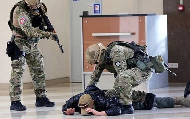 В Харькове наркоман угрожал взорвать дом (видео)