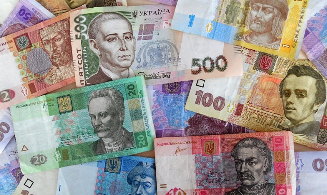 У кого в Украине самая большая и самая маленькая средние зарплаты?