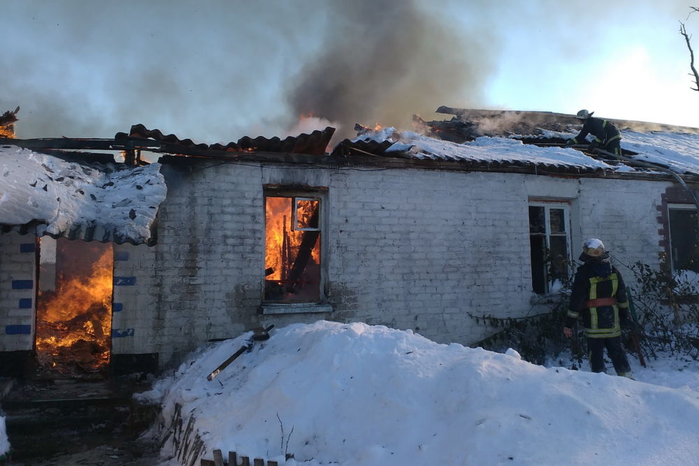 В Харьковской области из-за масштабного пожара 6 семей остались без крыши над головой