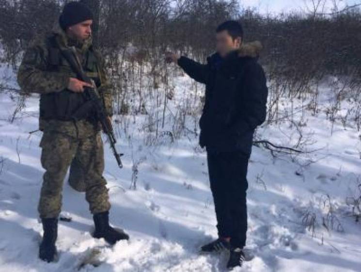 Харьковские пограничники обнаружили обмороженного россиянина, который просил статус беженца в Украине