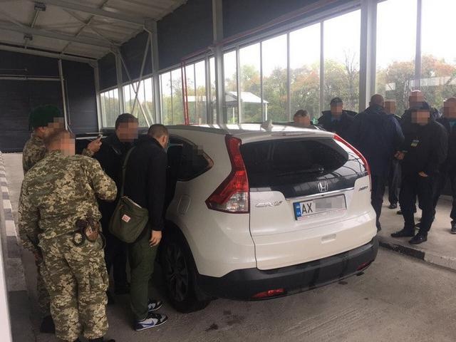 На Харьковщине СБУ задержали крупную партию контробандного тестостерона (фото)