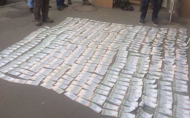 В Харьковской области поймали на взятке главного ревизора-фискала