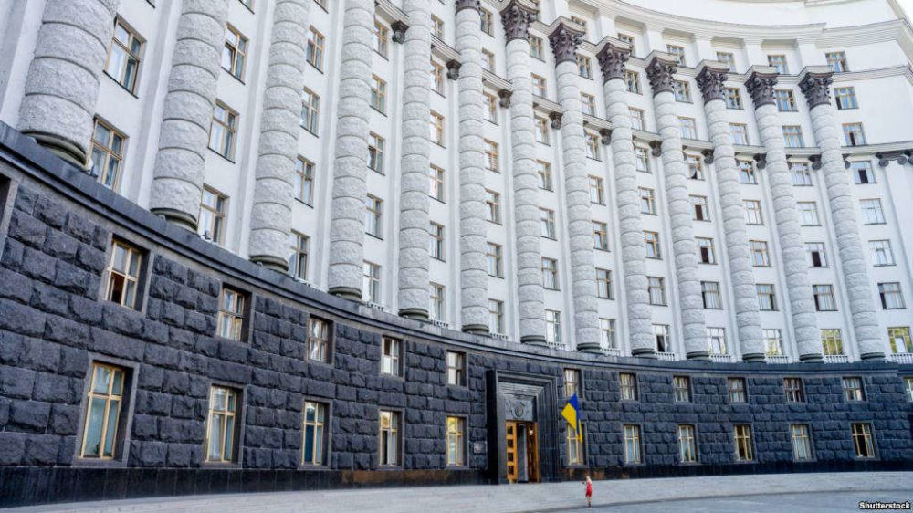 Кабмин утвердил повышение зарплат учителям