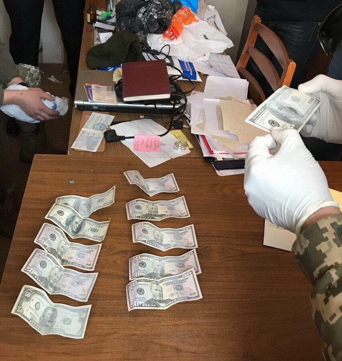 В Харькове чиновник военкомата погорел на “освобождении от армии”