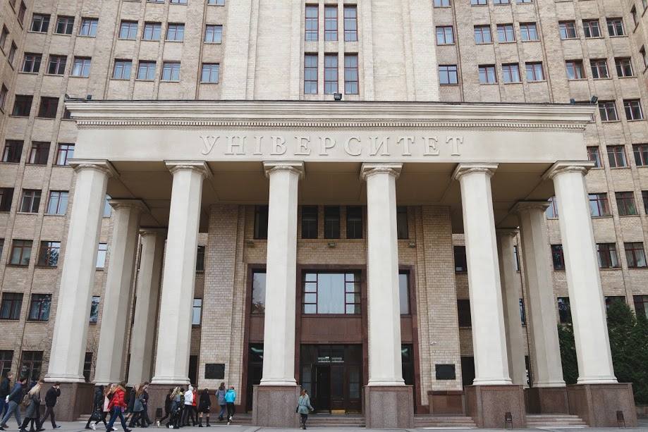 В ХНУ имени Каразина создают комиссию для рассмотрения ситуации между студентом, бойцом АТО, и заместителем декана