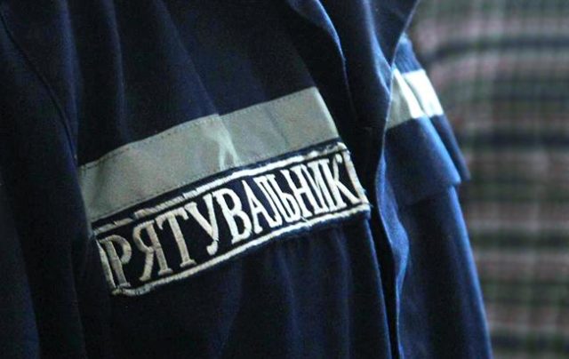 Пожар в шахте лифта 16-этажного дома на Рогани: огнеборцы спасли маму с младенцем