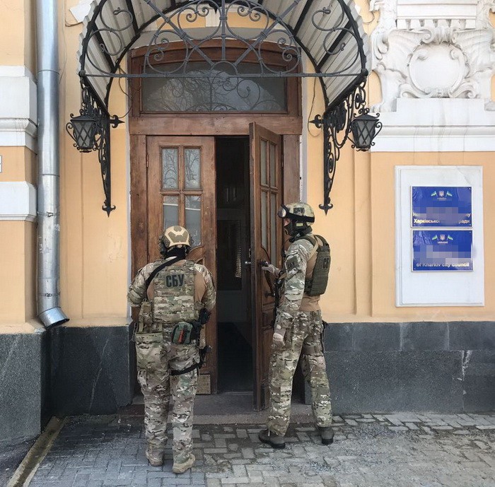 Обыски в администрации Новобаварского района связаны с хищением денег – СБУ