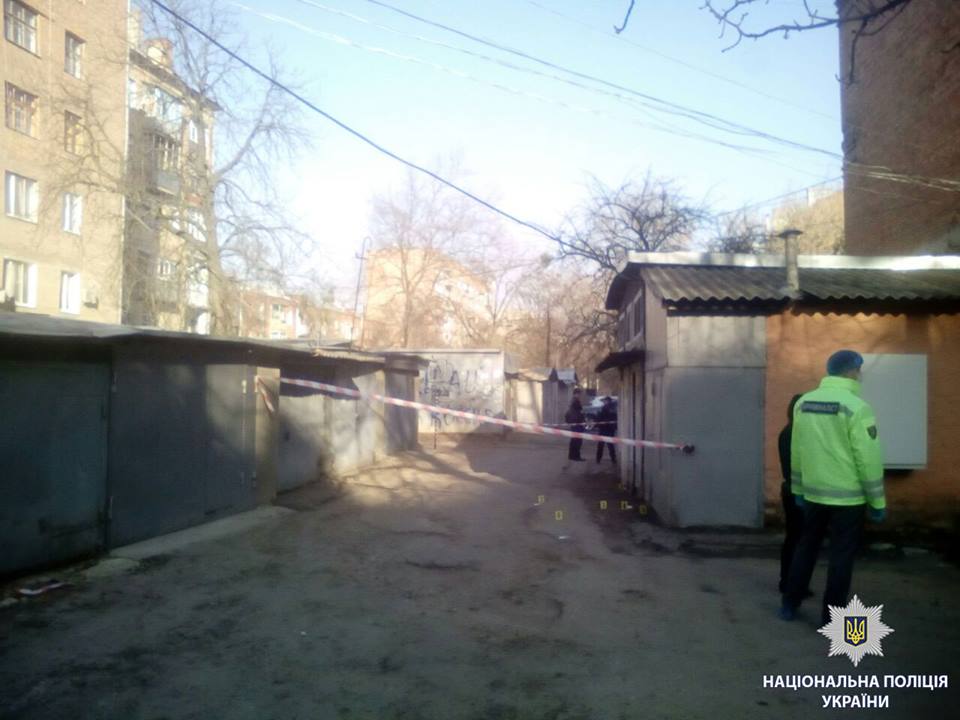 Стрельба в центре Харькова: “титушка” пришел выселять харьковчанку, представившись бойцом “Азова” (видео)