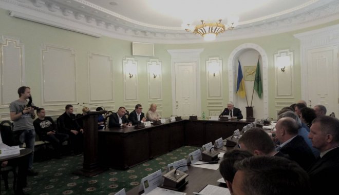 Харьковский горсовет переложил вину за порыв теплосетей на Шатиловской на шиномонтаж