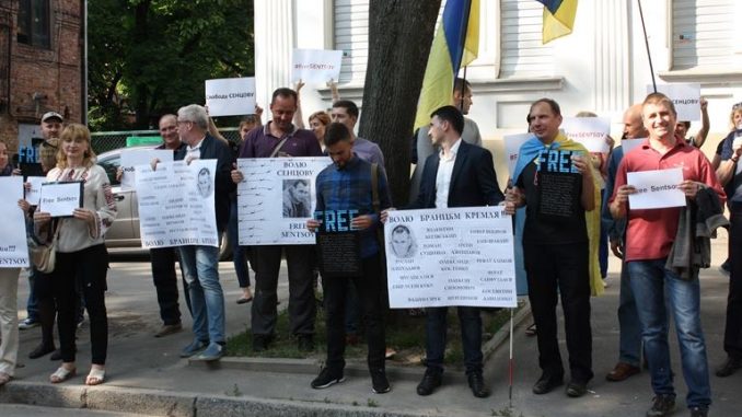 В Харькове прошла акция в поддержку украинских политзаключенных