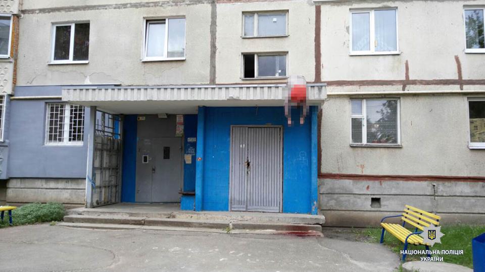 В Харькове мужчина выпрыгнул из окна многоэтажки