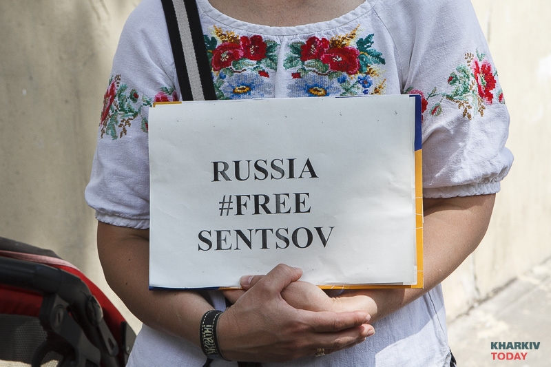 В Харькове пикетировали Генконсульство РФ в поддержку Олега Сенцова
