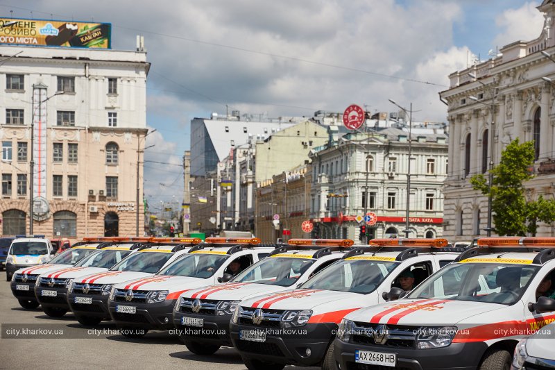 «Харьковгорлифт» получил новые аварийные автомобили