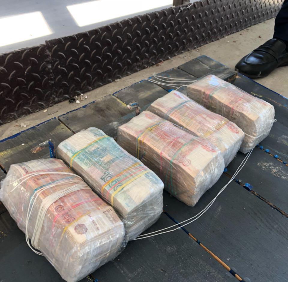На «Гоптовке» пограничники задержали иномарку с 15,5 миллионами рублей РФ (видео)