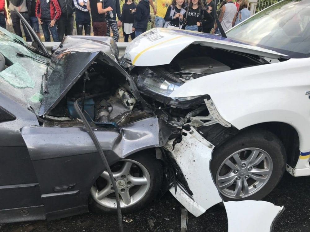 На Харьковщине в результате ДТП с участием полицейских погиб водитель BMW (фото)