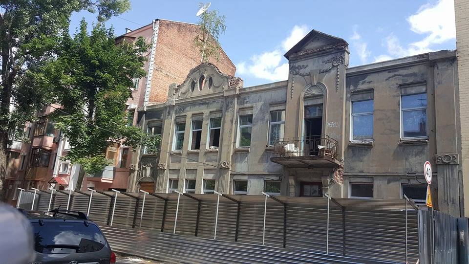 В центре Харькова демонтируют старинный особняк – соцсети